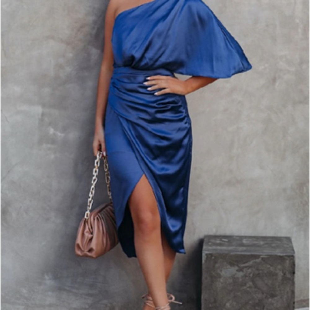 Elegant Blue One-Shoulder Dress